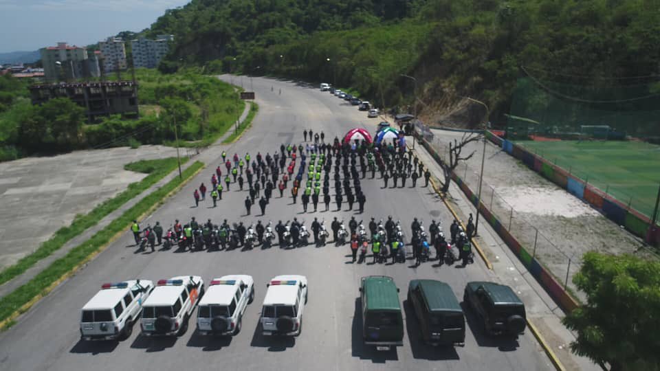 febrescabello99's tweet photo. 🚨 || La #FANB y OSC en perfecta Unión Cívico-Militar, efectuó Despliegue Especial de Seguridad Ciudadana, a fin de reducir los índices delictivos y garantizar la Paz y el sosiego en la Entidad Trujillana.
#IntegrarEsVencer 
#VenezuelaYArgeliaAmigasSiempre #15Sep https://t.co/eEav6fKj4q
