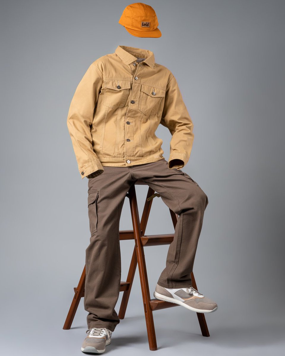 #outfitinspo 
Jaket berbahan twill, celana cargo, topi &amp; sneakers;)
.
Kamu bisa cek koleksinya di store Lois terdekat!