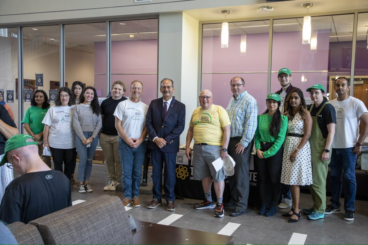 TheRNAInstitute's tweet photo. In honor of #InternationalMyotonicDystrophyAwarenessDay, the team of #RNAInstitute researchers handed out cookies to spread the word on #MyotonicDystrophy. We thank President Rodriguez (@HavidanUAlbany) for joining us https://t.co/f5tMVATy9s