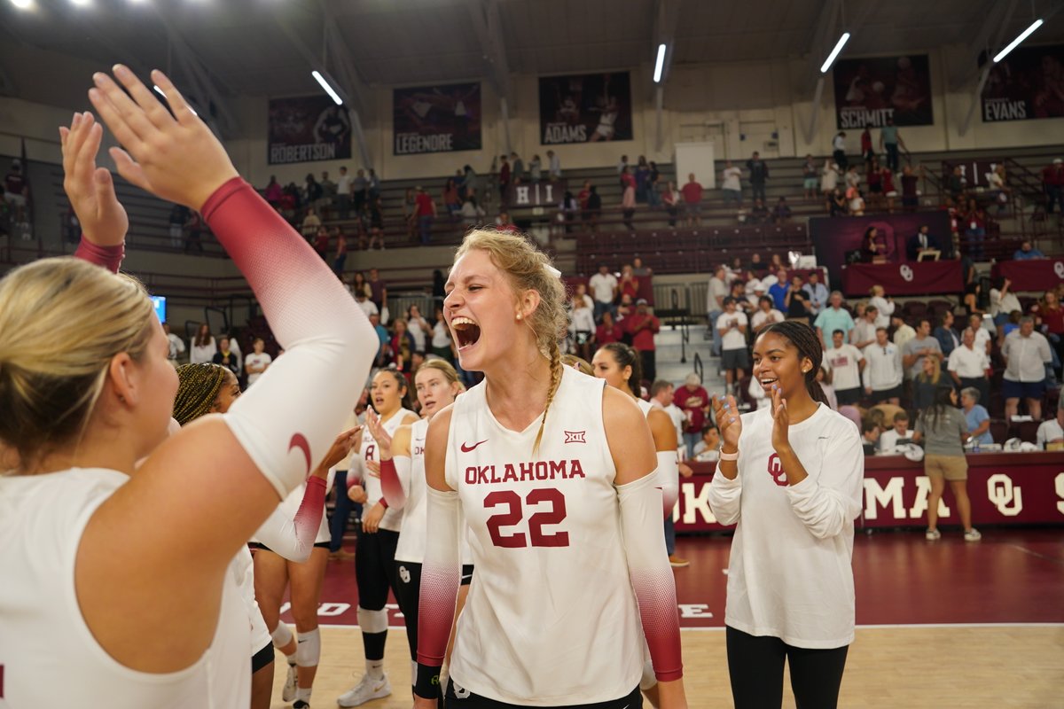 OU_Volleyball's tweet photo. Moments like this >>> https://t.co/rsbVM1cpVk