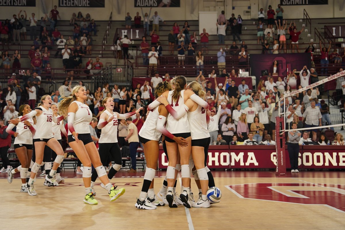 OU_Volleyball's tweet photo. Moments like this >>> https://t.co/rsbVM1cpVk