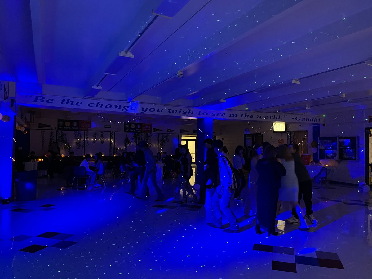 Sheridan High School homecoming!! Having a ball!
#safesmartandhappy