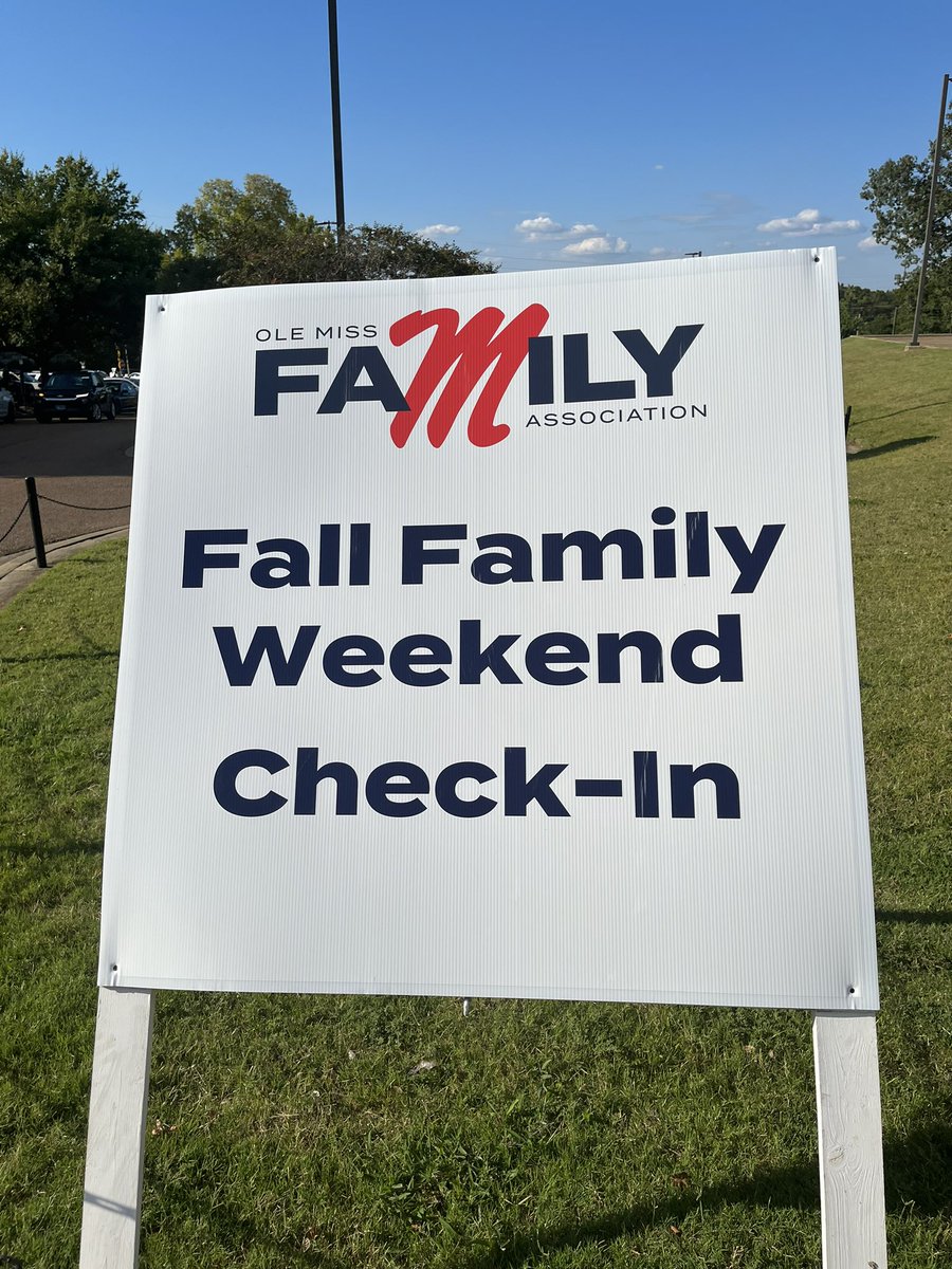 OleMissDebbWess's tweet photo. Hotty Toddy, Y'all! ❤️💙 It's my first #FallFamilyWeekend as an #OleMissMom So happy to be back home in the Sip, and beyond thrilled to cheer on @OleMissFB with my #OleMissLegacy🥰 Deuce is having an awesome experience! We Are Ready‼️@olemissbound @OleMissAlumni @OleMissGives https://t.co/lhGd8yTiZn