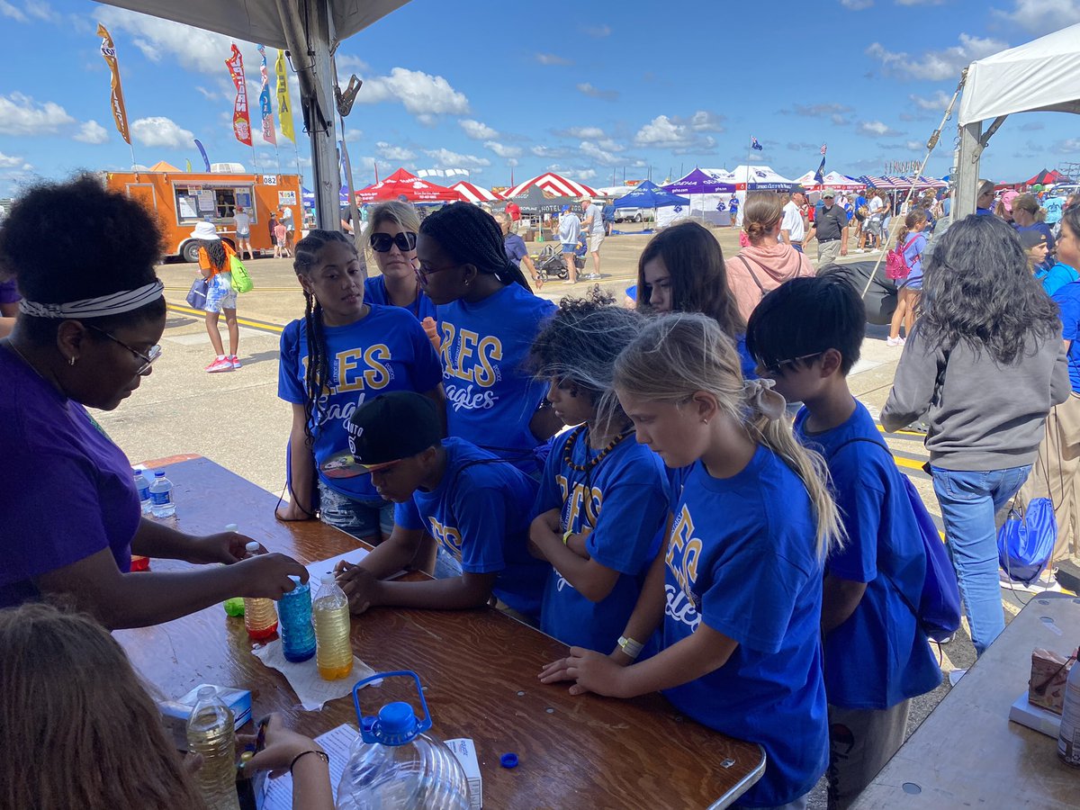 jcorsovb's tweet image. Our @RosemontEagles 5th graders were SOARING at STEM Day!