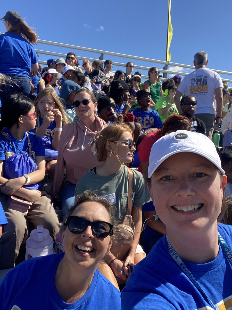 jcorsovb's tweet image. Our @RosemontEagles 5th graders were SOARING at STEM Day!