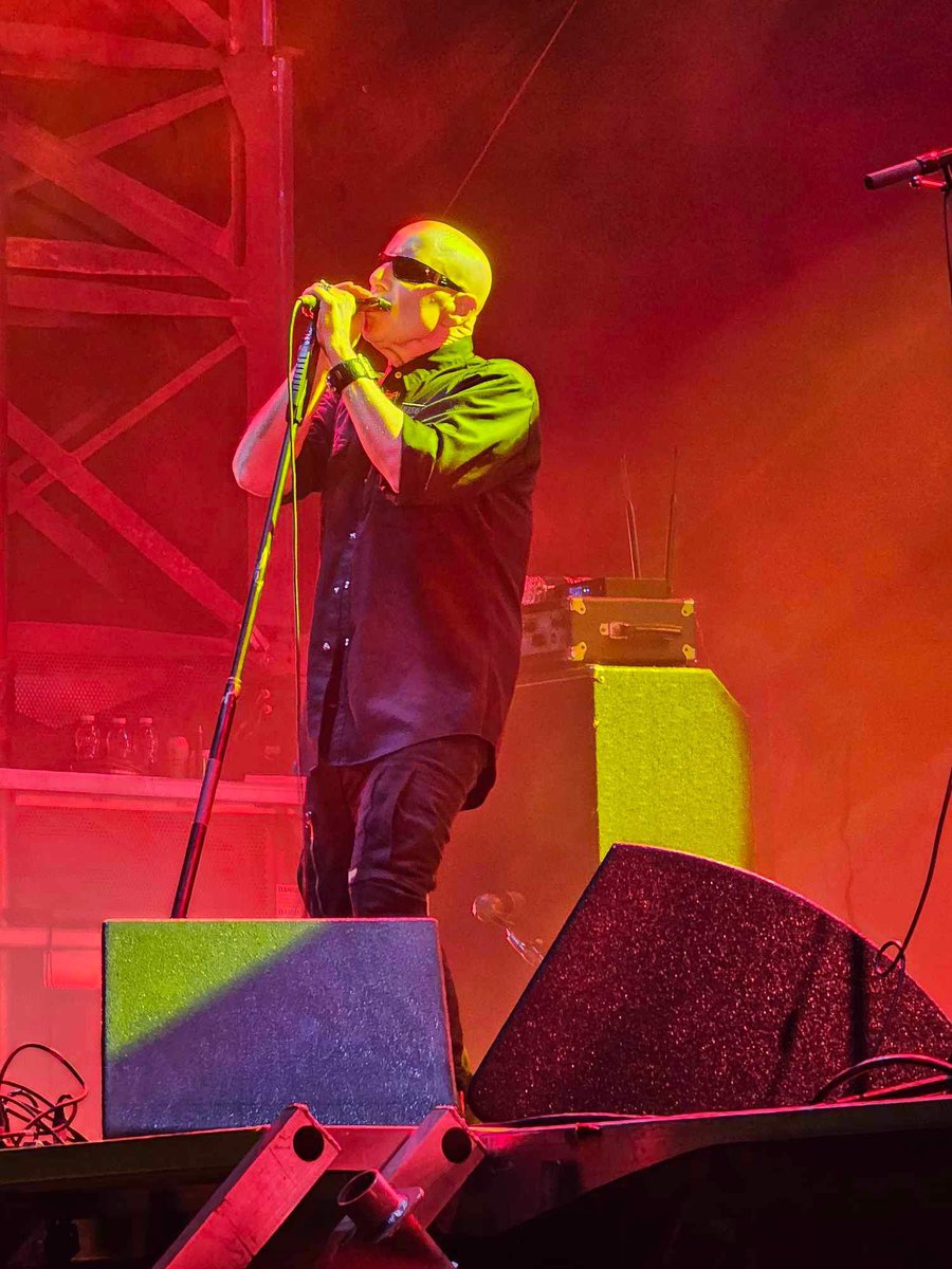 lisayeah's tweet image. Always great times w/ @theheadstones @realhughdillon in Ottawa 💕💕