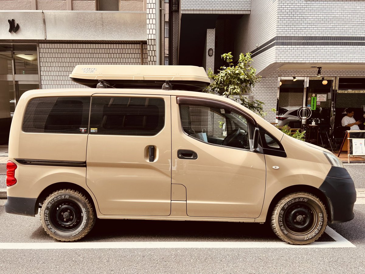 kufoto's tweet image. 本日は妻の車兼機材車の納車日ではるばる木更津から春日部までやってきました。
久々の新車です^_^ 
優秀な営業車トヨタのプロボックス　4WDのカスタムです。リフトアップもしているのでこれで悪路も攻めれると思います♪
これまで頑張ってくれたNV200君は次のオーナーの元へ^_^
#probox…