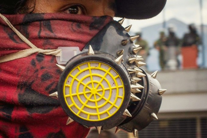 "Solos estamos y sólo con nuestra dignidad y con nuestra rabia.

Rabia y dignidad son nuestros puentes, nuestros lenguajes" #EZLN 2008