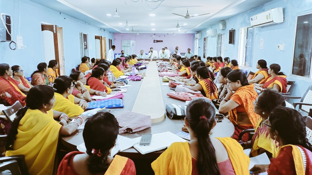 Under the initiative "PLUS" launched by the ERO-cum- Sub-Collector, Balangir, AERO-cum-Asst. Collector &amp; AERO-cum-BDO, Puintala conducted training for BLO Supervisors &amp; BLOs with special focus on enrollment of women voters under 66-Loisingha AC. <a href="/OdishaCeo/">Chief Electoral Officer, Odisha</a> <a href="/ECISVEEP/">Election Commission of India</a>