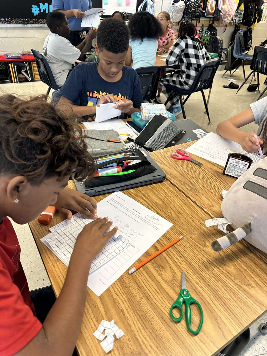 J68Janis's tweet photo. Making Boxes AC extension, once they figured out the pattern, they were rolling! @NESBraves https://t.co/ZjDEmogCOt
