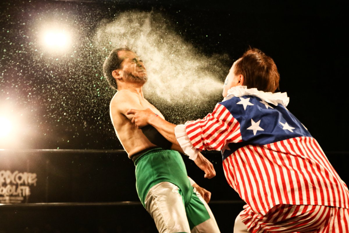 crazyexpress1's tweet photo. 2023/09/12 SHINJUKU FACE TOKYO / Photo 3
ハードコアチョコレート×西口ドア興行『大無法地帯』

[CRAZY EXPRESS with VICTOIRA］
クラッシャー手塚
ヒロ伊藤
キラークラウン・アッチャン
VS 
中邑珍輔
ミニ沢光晴
アンドレ・ザ・河ちゃん

Photo by 菊池茂夫 https://t.co/0myGWi9A0F