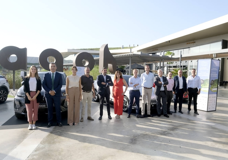 DSStore_Sevilla's tweet photo. Hoy hemos dado un paso más allá con respecto a la #MovilidadSostenible
Estamos en Centro Comercial Lagoh Sevilla en #ECOMUEVE2023, la muestra del vehículo sostenible en Sevilla.
¿Vienes a probarlo? Te esperamos.

#DSStoreSevilla https://t.co/pvYBkUv9LH