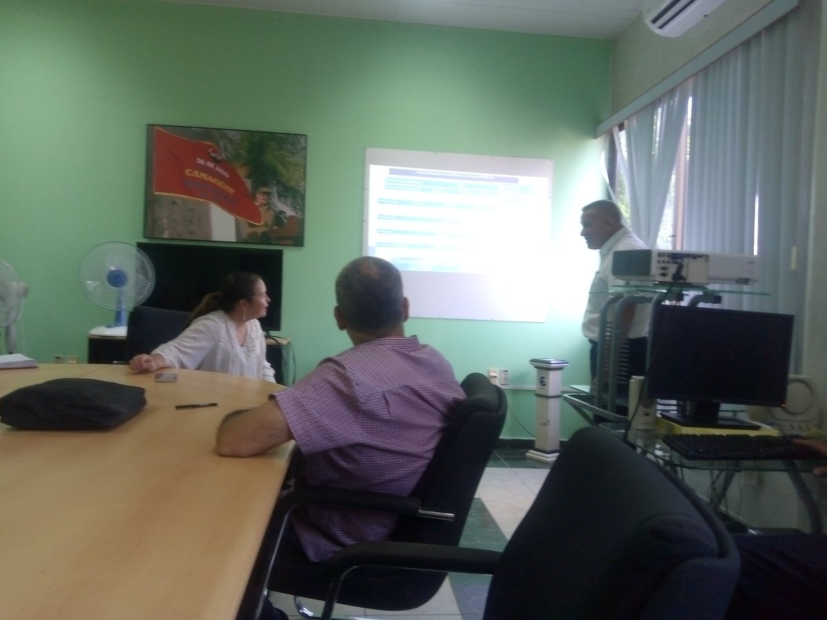 Yudí Rodríguez Hernández, miembro del Secretariado del CCPCC y jefa del Dpto. de Atención a los Servicios, intercambia con trabajadores de las Comunicaciones en #Camagüey510 #OrgulloQueNosDefine