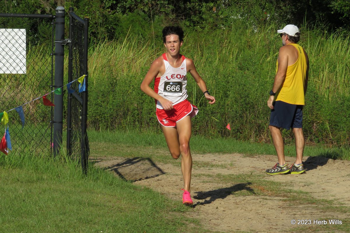 troubleafoot's tweet photo. "Patrick Koon rips a 15:45 5K at the Panther Cross-Country Meet"

https://t.co/Sr1SCCHIxt

#RunTally #Trailahassee https://t.co/OdhLEXg2qA