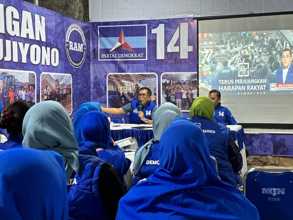 RAMujiyono's tweet photo. Sbg Calon Agt DPRD, spt halnya 104 calon lain di 10 Dapil kami terus melaksanakan konsolidasi &amp; pembekalan u timses yg kami seragamkan bernama GTP (Gugus Tugas Pemenangan) yang mengakar sampai tingkat RT/TPS.

GTP adalah kekuatan ke2 setelah struktur pengurus sd anak ranting. https://t.co/G63PB7DvVY