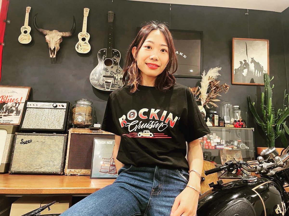 ROCKIN'CRUISIN 18th LIVE GUEST 

堀口知江（LEARNERS）

13歳でギターを始め、Rockabillyに影響を受けGRETSCHを弾き始める。ギャロッピングを織り交ぜたギタースタイルと、アメリカンルーツミュージックを愛するソングライティングで独自の世界観を確立している。
#堀口知江
