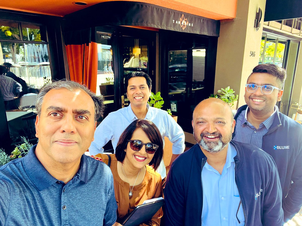 With my fav <a href="/BlumeVentures/">Blume Ventures</a> family! ❤️ #SaaSTalks