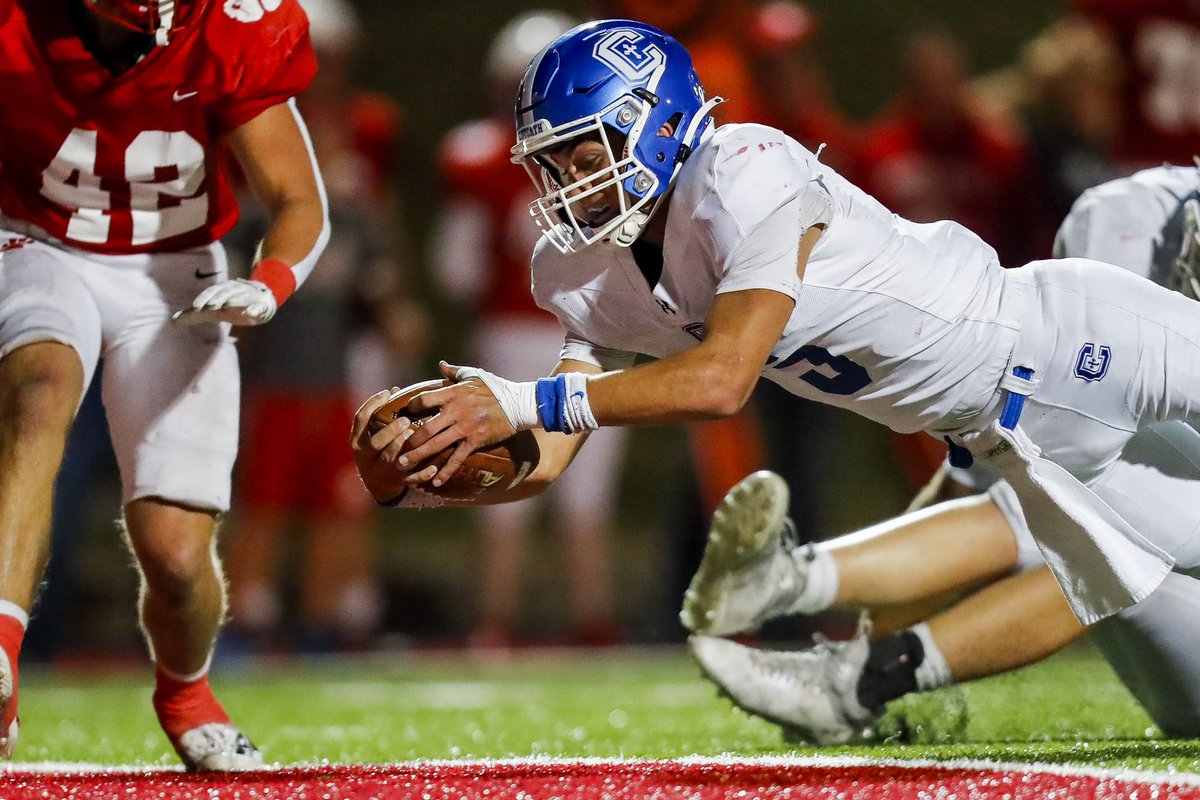 kstrats16's tweet image. CovCath takes down Beechwood 35-31. 
📸: @ENQSports 
#CovCath #Beechwood #football