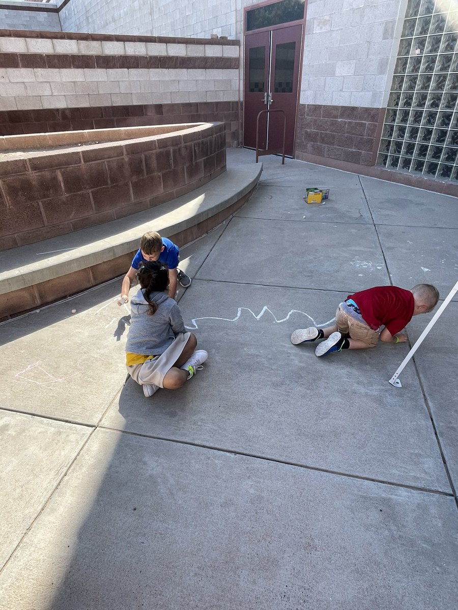 CounselorLCE's tweet photo. We love our military students! Military Mingle and lunch in the patio today at Lujan Chavez was a success! #turnitup #teamsisd #LCES https://t.co/BdY1D8dzlv