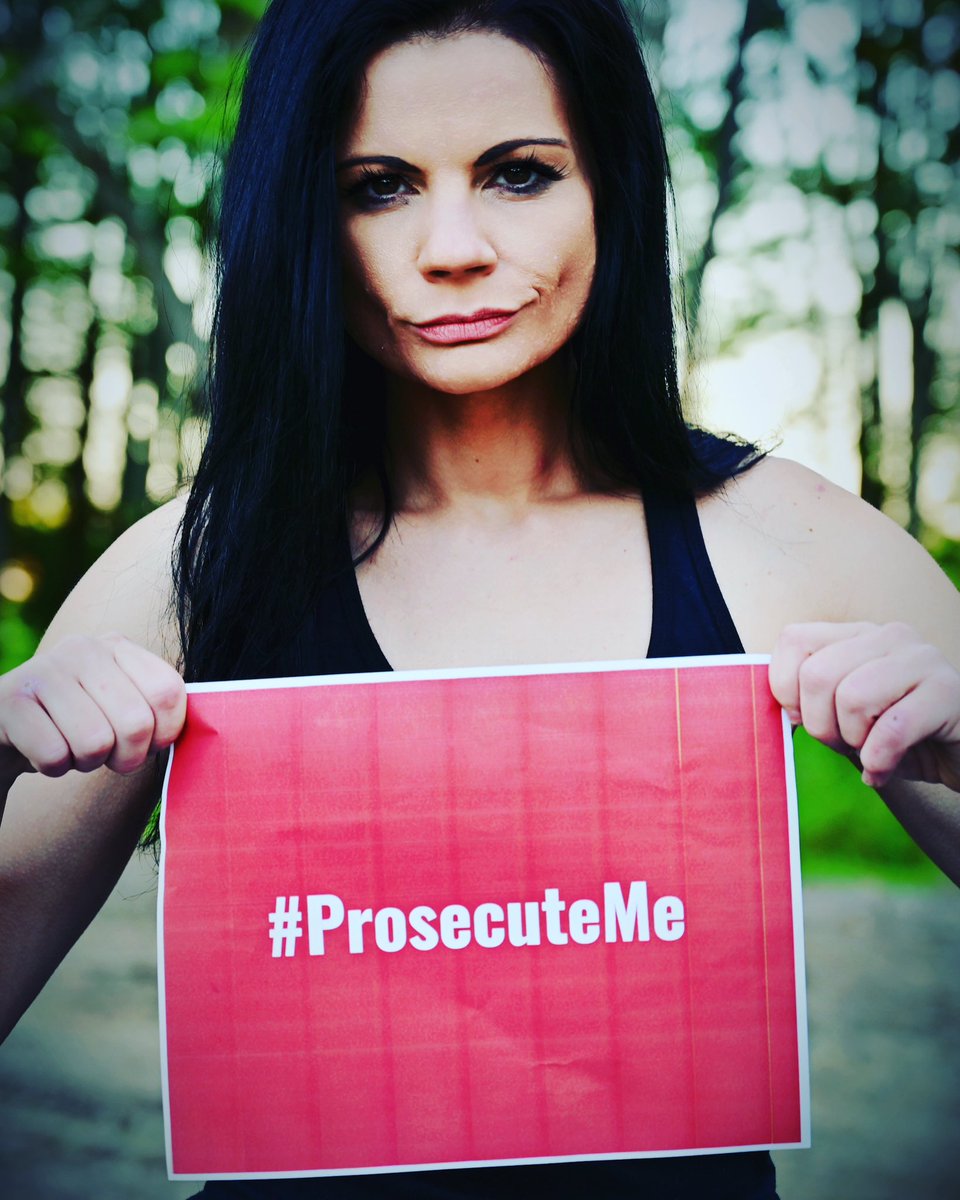 AdairLuhr's tweet photo. ANIMAL RESCUERS FACE FELONY CHARGES WHILE CORPORATE ANIMAL ABUSERS FREELY TORTURE SICK ANIMALS FOR PROFIT. #SonomaRescueTrial @waynehhsiung  @priyadxe27 
If they intend to prosecute activists from exposing these corporations, they must be prepared to #ProsecuteMe 
 #RightToRescue https://t.co/SzDpv0TsVZ
