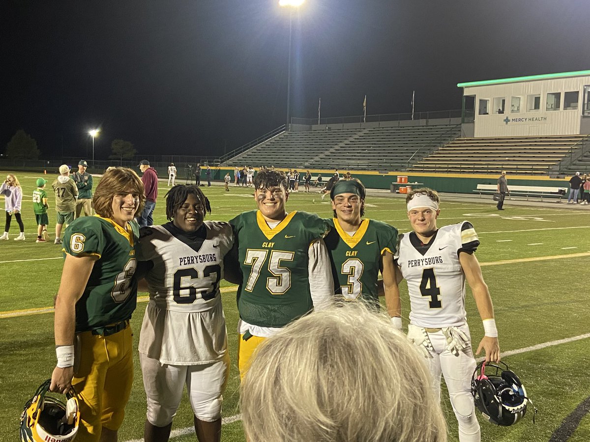 EHeintschel's tweet photo. Love these boys. #63strong #turfnation https://t.co/uRwMtXNWfa
