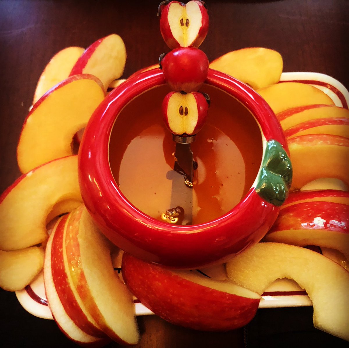 HSPaul_LLC's tweet photo. ⁦We wish all who celebrate a sweet new year full of good health, inner peace and joy. Shanah Tova!🍯🍎⁦@hspaulLRSD⁩ 🖤💚Celebrate Everything✡️ https://t.co/F6LUey0ZiG