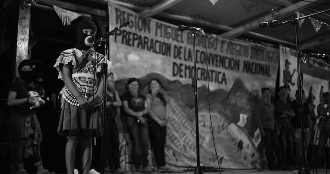 "Y hay estudiantes que no dejan que se privatice la educación y luchan  porque sea gratuita y popular y científica, o sea que no cobren, que  toda la gente pueda aprender, y que en las escuelas no enseñen  tarugadas." #EZLN 2005