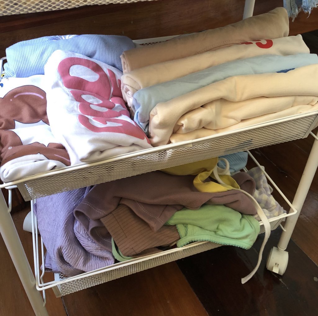 usedbyfirst657's tweet image. ส่งต่อเสื้อผ้า ราคาหลักสิบ ไม่เกิน100บาททุกตัว💖🥺 
.
ฟอล+รี ลดห้าบาท⭐️
ลงวันอังคารหนึ่งทุ่ม ปักไว้เดี๋ยวมาเรียกค้าบ
.
#ส่งต่อเสื้อผ้า #ส่งต่อเสื้อผ้ามือสอง #ส่งต่อเสื้อผ้ามือ2 #เสื้อผ้ามือสองสภาพดี #เสื้อผ้ามือสอง #เสื้อผ้ามือสองราคาถูก #โล๊ะตู้เสื้อผ้า #โล๊ะตู้ #เสื้อเชิ้ต