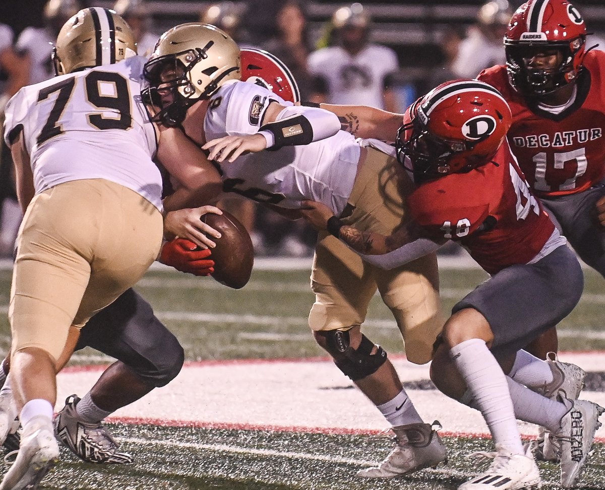 winfreyjake's tweet photo. PREP FOOTBALL: Cullman rallies past Decatur for key region win
https://t.co/5LCChgxdAL https://t.co/4kVv7utKFy