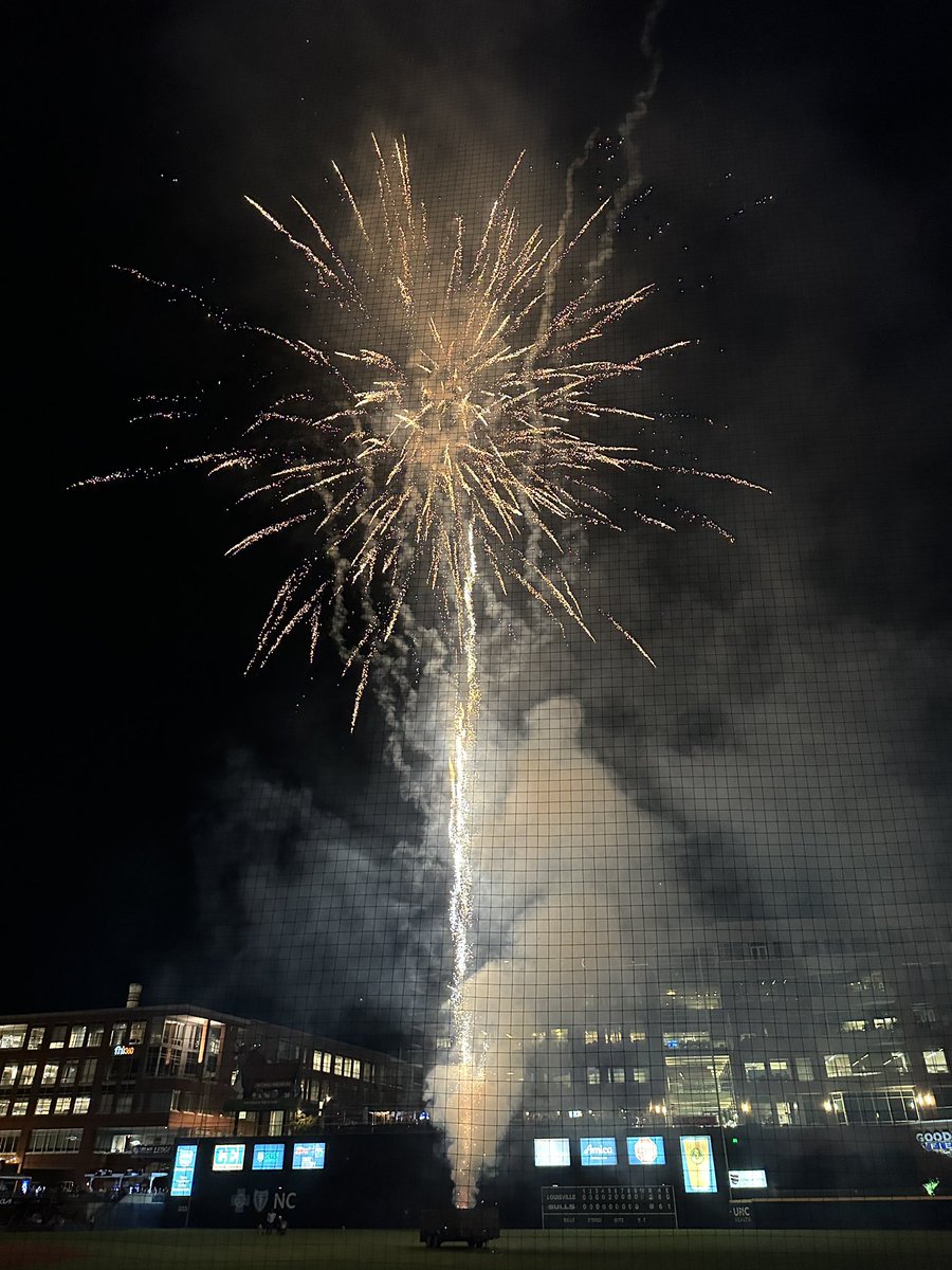 Meek Lab (@meeklab) on Twitter photo Celebrating the new school year with a lab outing to the <a href="/DurhamBulls/">Durham Bulls</a> game! We came for the game and stayed for the fireworks! ⚾️🎆 Celebrating the new school year with a lab outing to the <a href="/DurhamBulls/">Durham Bulls</a> game! We came for the game and stayed for the fireworks! ⚾️🎆