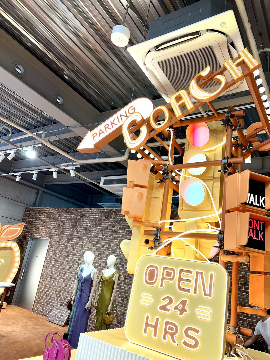 basupan's tweet photo. #コーチシャイン
#wearyourshine
#coachjapan https://t.co/gohRQJbpAM