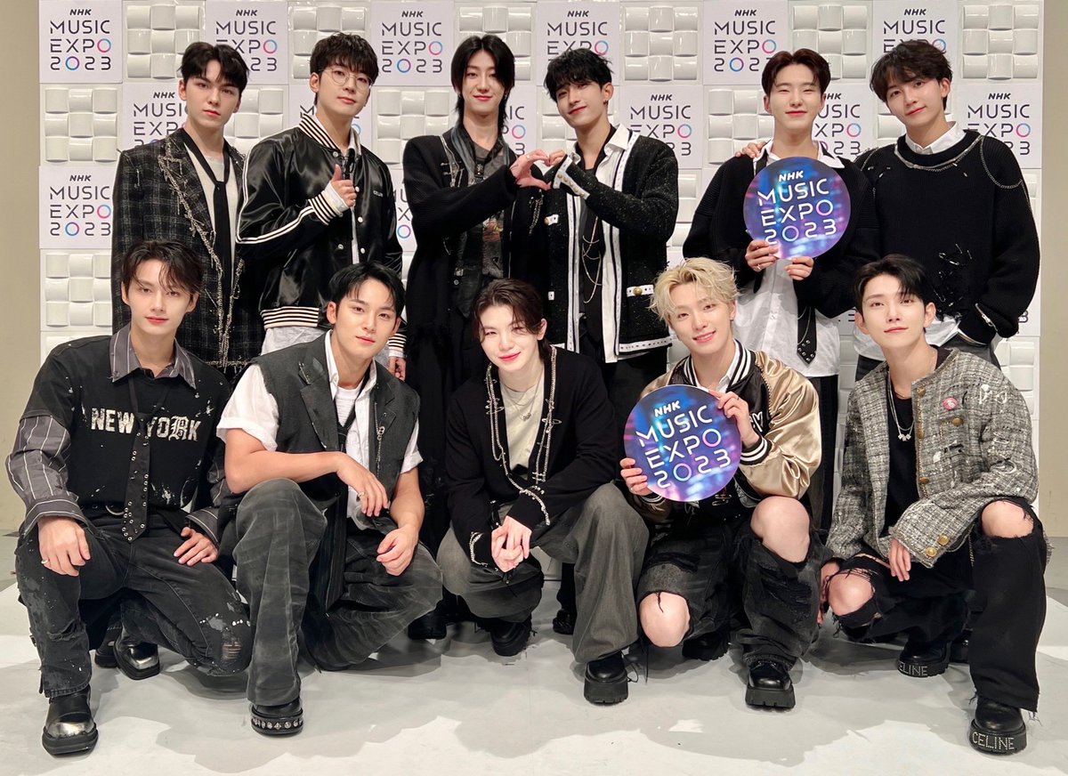 hoshwi2's tweet photo. ⠀⠀ 
What a good time we had there on NHK Music Expo 2023! Donning black as our mandatory color, we posed for this obligatory picture right after the immersive performance.
⠀⠀⠀ https://t.co/xJxuzxm6PB