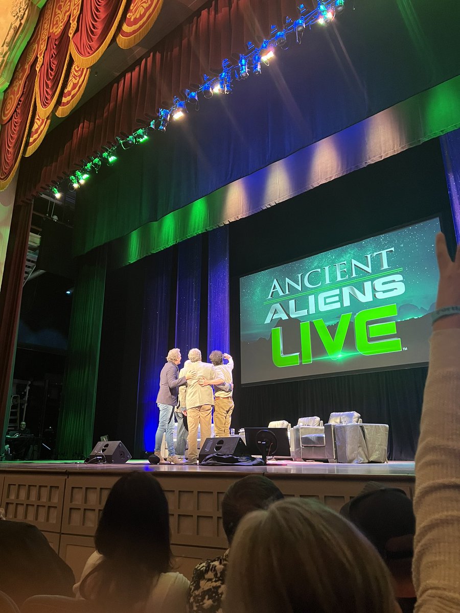 jaychadney's tweet photo. Maybe I will show up in the selfie!

#ancientalienslive @Tsoukalos https://t.co/BdsWs5Wbwk