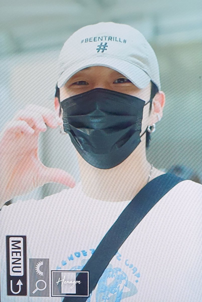 hexagon_mju's tweet photo. 230916 출국 pre 

오늘도 텐션UP😎

#문종업 #MoonJongup 
#팀24시 #BAP #비에이피
@jongup_official https://t.co/iFmIYPP8aU
