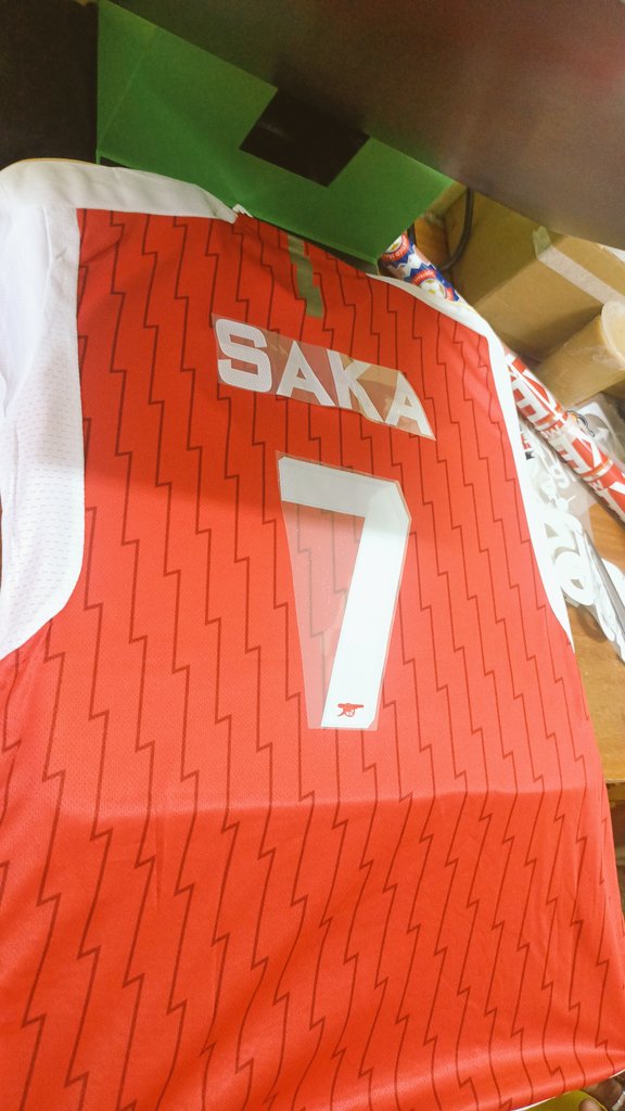 Njoki_Wa_Wajoki's tweet image. JERSEY GIVEAWAY!!!
Valid today only. Saturday 16th September by 6PM. 
Repost  this be the first to get 500retweets!
You'll be rewarded with a printed jersey of your favorite team. 
Terms and conditions apply. (0705780356)