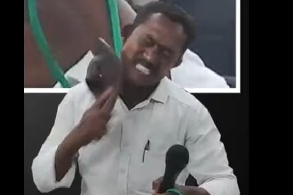 F6Hy00wbIAAIs2r?format=png&name=small