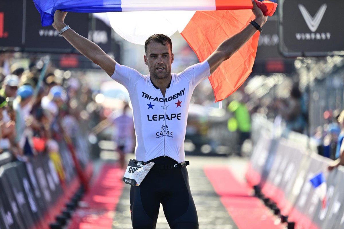 Gendarmerie's tweet photo. #Fierté 🏅 Toutes nos #félicitations au maréchal des logis Guillaume - participant aux Championnats du monde d'Ironman à Nice : 101e au général sur 2000 participants venus du monde entier, 3e militaire, dont 1er militaire français 🇫🇷.
Une performance XXL monstrueuse ! 
📸#IronMan https://t.co/35EnCFc0PZ