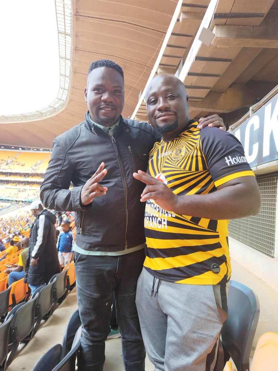djlooksa's tweet photo. FNB Stadium is calling me, @KaizerChiefs V @RoyalAM_FC 17:30. We only want 3 Points today nothing else. We're Amakhosi4life Worldwide and we are not confused, we're in charge ❤️✌️#Amakhosi4Life #KaizerChiefs #UnityInAction #Amakhosi #DStvPrem #KCOneTeam https://t.co/CIlKv1LRPr
