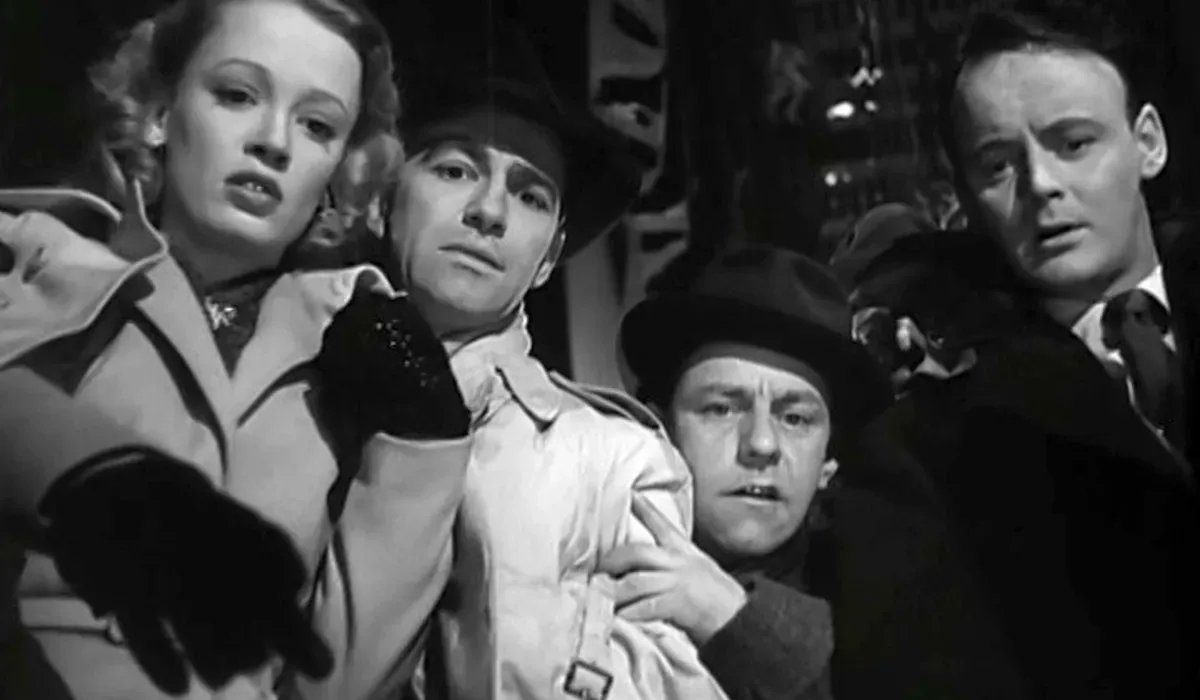 A haunted theatre... or is it just murder? #PatriciaDainton #JohnBentley #FrancesDay TREAD SOFTLY (1952) 6am crime drama #TPTVsubtitles