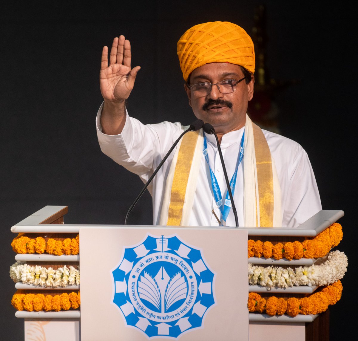 <a href="/mcu_bhopal/">MCNUJC</a> का कार्यभार संभाले आज तीन वर्ष संपन्न हुए। इस दौरान पूरे विवि परिवार का सामूहिक प्रयासों से कई नए कीर्तिमान स्थापित हुए।  आप सभी के सहयोग, शुभकामनाओं एवं आशीर्वाद के लिए हृदय की गहराइयों से बहुत-बहुत धन्यवाद 🙏
<a href="/AlumniMcu/">MCU Alumni Cell (पूर्व छात्र प्रकोष्ठ)</a> <a href="/JansamparkMP/">Jansampark MP</a> <a href="/kumarnandaj/">J Nandakumar</a> <a href="/CMMadhyaPradesh/">Chief Minister, MP</a>
