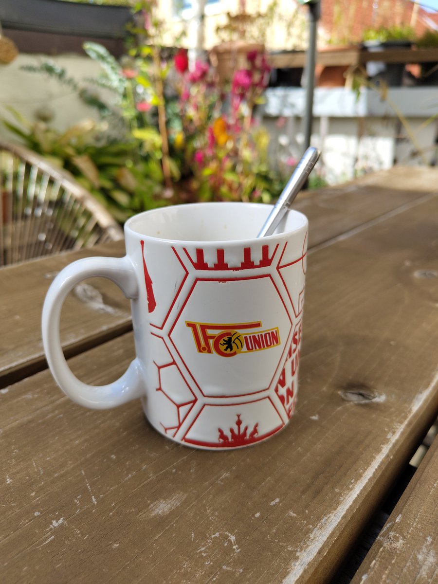 Endlich wieder Spieltag 🔴⚪ auf geht's Union, kämpfen und siegen. 
#glückstassenfoto #unveu #unionberlin #eisernunion