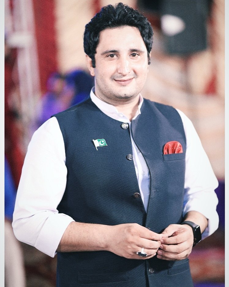 MSohailZafar3's tweet photo. مُرشد دُعا کرو ----- کے اکیلا کوئی نہ ہو. 
Dua not fr mee.... M not akela...🤪😀 https://t.co/cJOLgk8by9