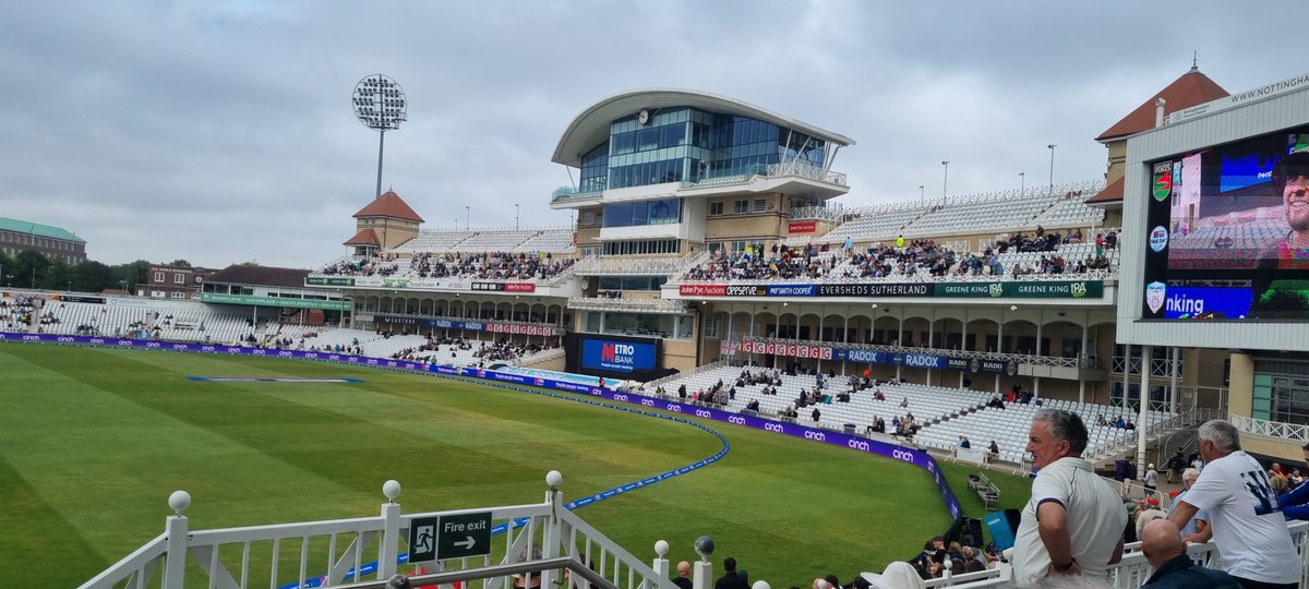 tomthacks80's tweet photo. Come on you foxes @leicsccc https://t.co/Rj4PNIQLm3