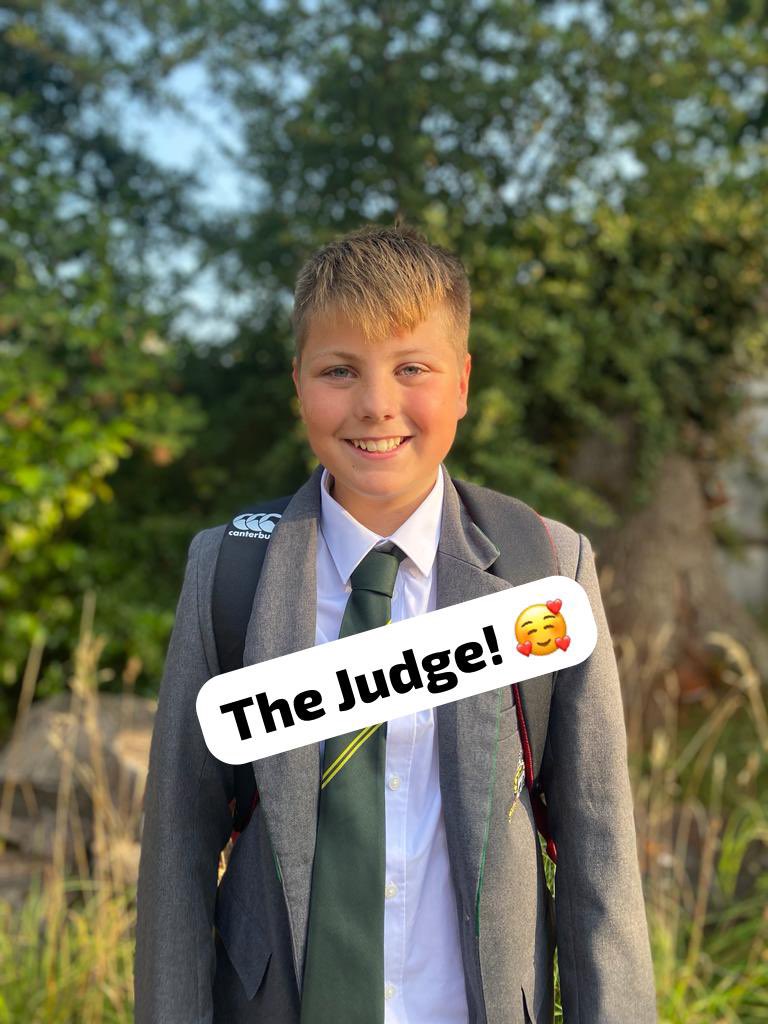 DorsetPCS's tweet photo. Congratulations to our Sunflower Winners, Judged by my Harry! 1st place @MariaMcDonoug18 2nd Place Alice Grogan 3rd Place Victoria Melhuish! Great effort by all! #Teamwellbeing @DorsetAhps https://t.co/0pMqd9P58F