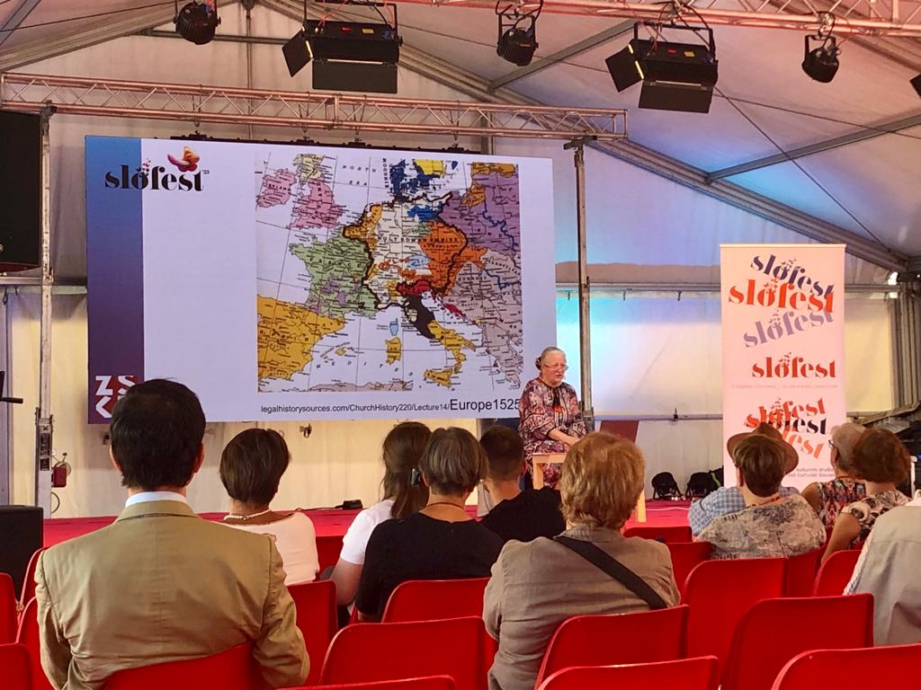 Prof. Marta Ivašič na Slofestu pripoveduje o Bonomovem in Trubarjevem Trstu

La prof. Marta Ivašič racconta la Trieste del Cinquecento, la Trieste di Pietro Bonomo e Primož Trubar #slofest #trst #trieste