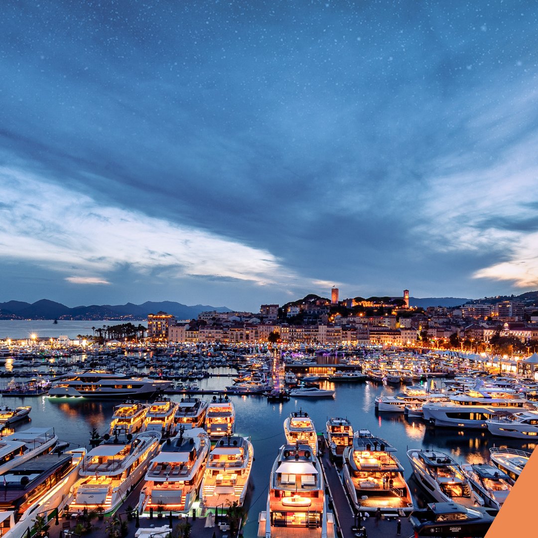 [NOCTURNE]
🌙 Last night, the #cyf23 shone under the moonlight. An exploration of the yachts and sailing boats under the stars, to appreciate their elegant designs in a new glow ✨
.
.
.
.
#Day4 #CYFByNight #YachtMagic #boatshow #yachtlife #sailinglife #luxury #RXEvents