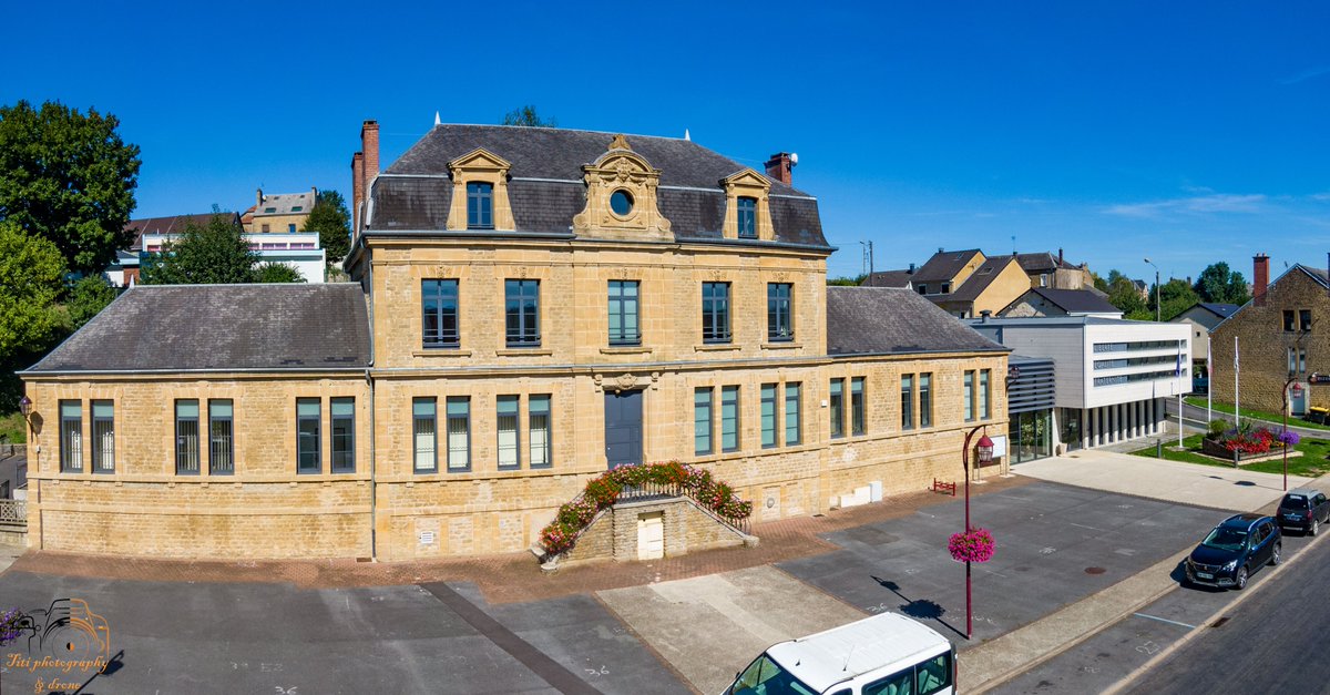 ClickArden's tweet photo. Vivier-au-Court https://t.co/YlnwzFEVTP