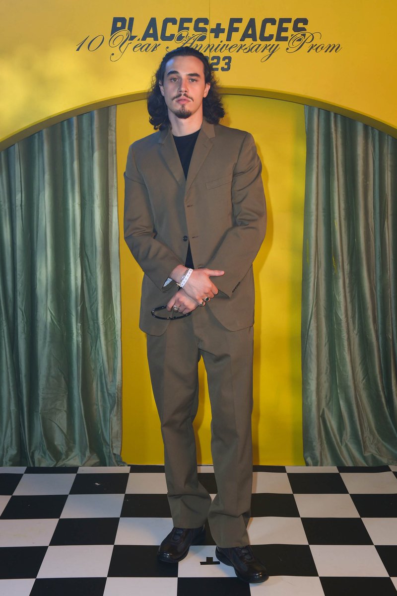 fDfromthefuture tweet media