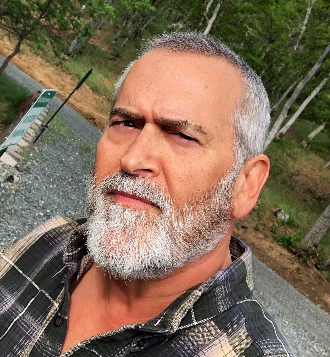 hothorrorqueen's tweet photo. Apparently without warning Bruce thought it would be okay to go full salt and I am, in fact,  not ok🥹🥵

Please have patience with me in this difficult and trying time 🙏🏼😫 https://t.co/R1Nt6rp57U