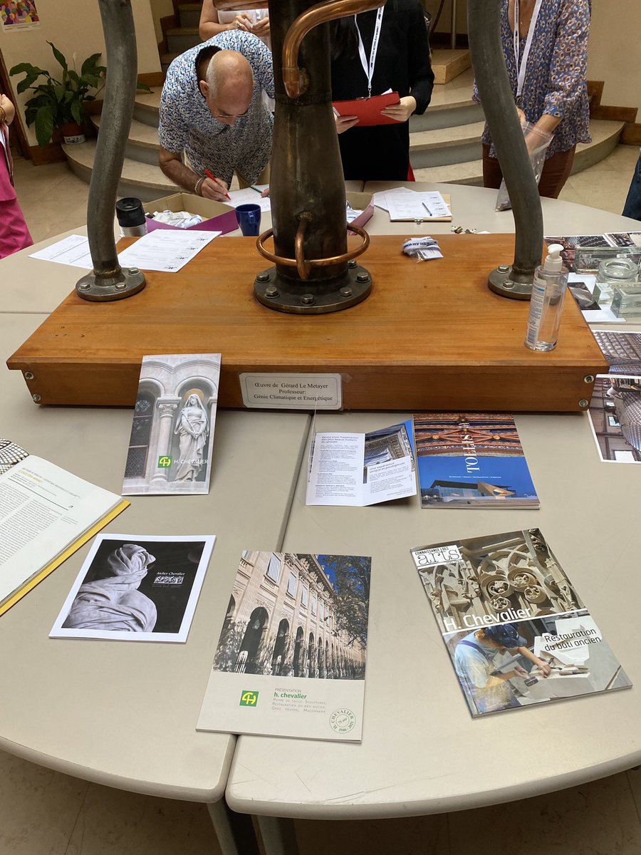 JEP 2023 au lycée Jean Monnet Montrouge
Les classes AGORA en hôtesse d’accueil pour la visite architecturale du lycée. Belles rencontre avec le public, la municipalité et le Campus Versailles . Merci à Lauranne et ses camarades pour l’accueil.